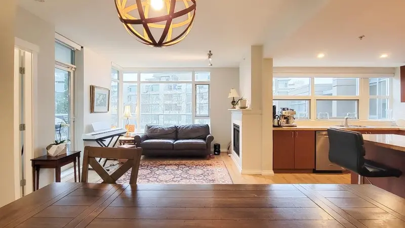 301 9266 UNIVERSITY CRESCENT - photo 3 of 23