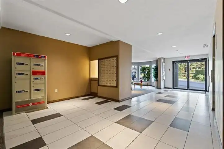 106 15130 108 AVENUE - photo 3 of 22