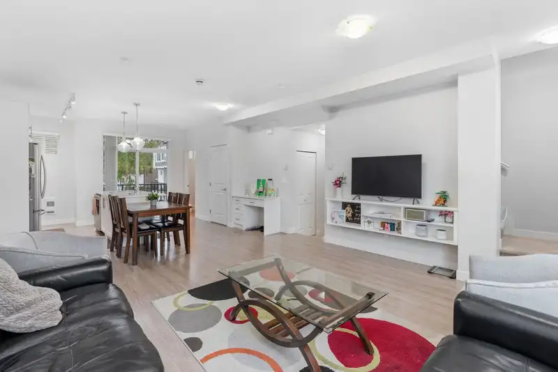 147 6030 142 STREET - photo 3 of 25