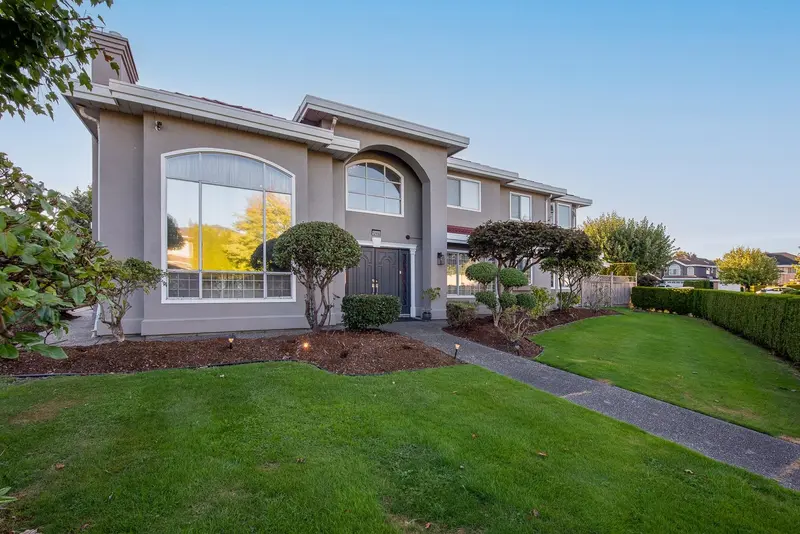 12460 JENSEN DRIVE - photo 2 of 25