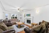 7076 122A STREET - thumbnail 3