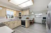 7076 122A STREET - thumbnail 8