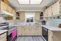 7076 122A STREET - thumbnail 9