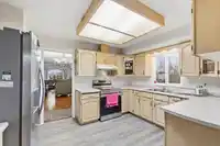 7076 122A STREET - thumbnail 10