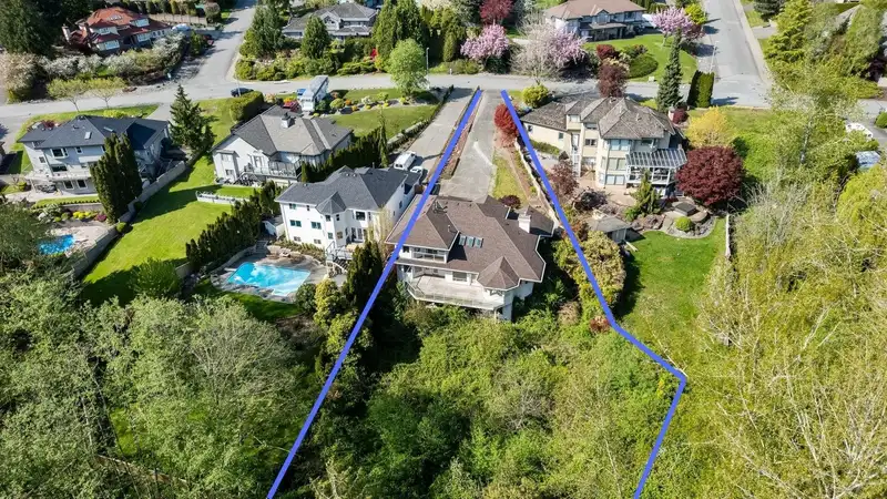 16374 77 AVENUE - photo 3 of 40