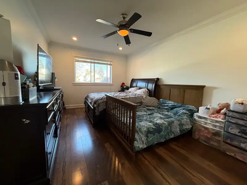 17585 59 AVENUE - photo 3 of 29