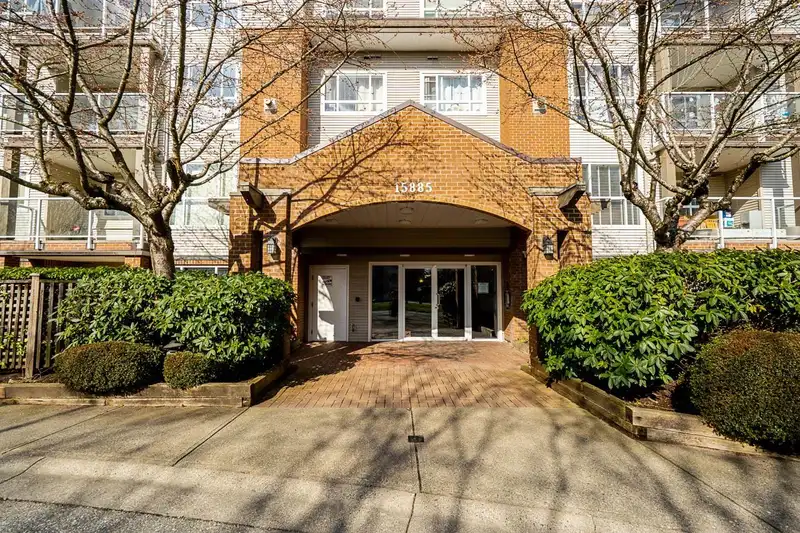 101 15885 84 AVENUE - photo 1 of 27