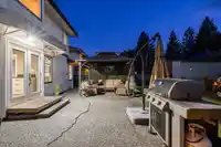 9679 157B STREET - thumbnail 21