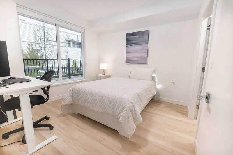 105 11913 BURNETT STREET - photo 4 of 20