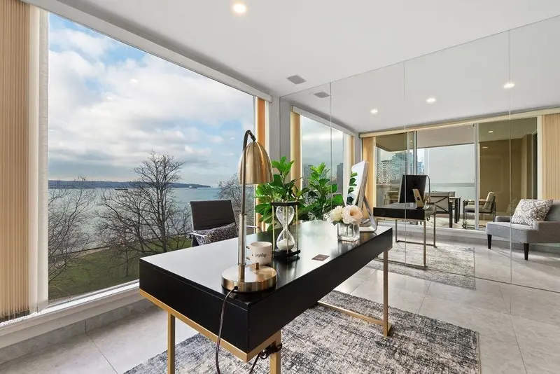 401 2015 BEACH AVENUE - photo 4 of 25