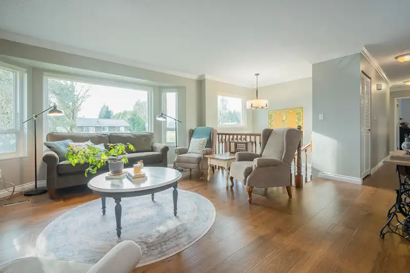 18253 58B AVENUE - photo 4 of 21