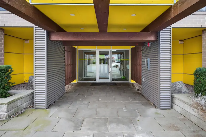 504 2555 WARE STREET - photo 4 of 25