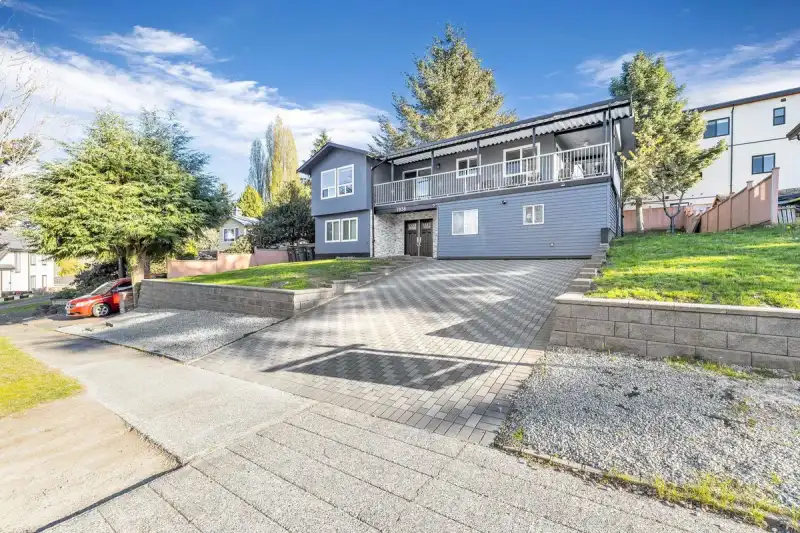 7838 SUNCREST DRIVE - photo 1 of 10