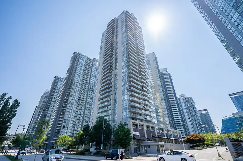 410 13688 100 AVENUE - photo 1 of 24