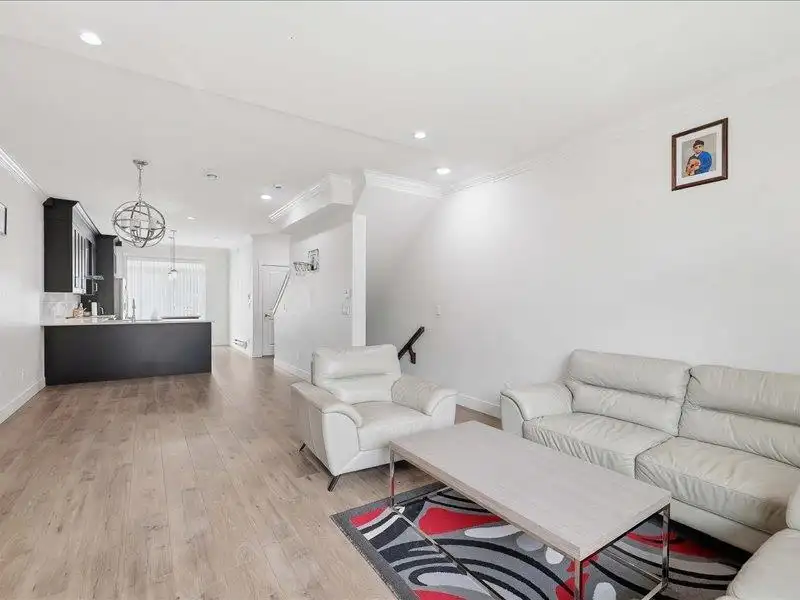 174 13898 64 AVENUE - photo 3 of 27