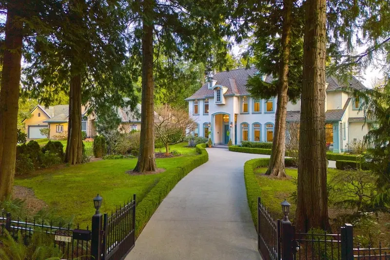 2534 CEDAR DRIVE - photo 2 of 25