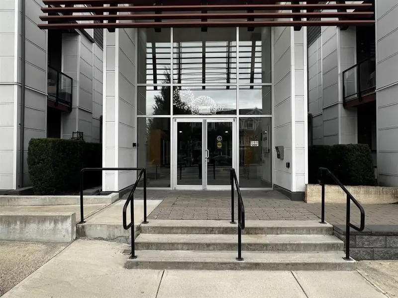 113 11501 84 AVENUE - photo 1 of 25