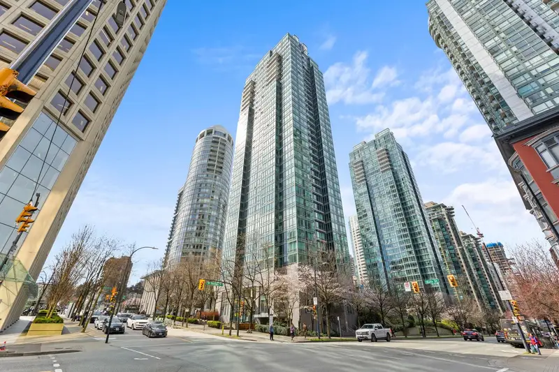 3104 1200 W GEORGIA STREET - photo 1 of 25