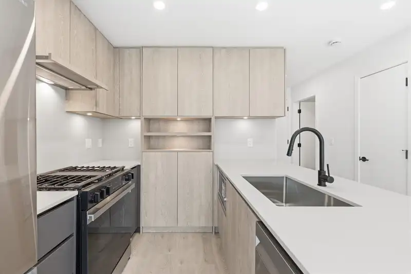 107 19577 65B AVENUE - photo 4 of 14