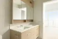 302 9675 KING GEORGE BOULEVARD - thumbnail 4