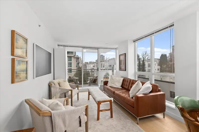 708 188 E ESPLANADE - photo 3 of 25