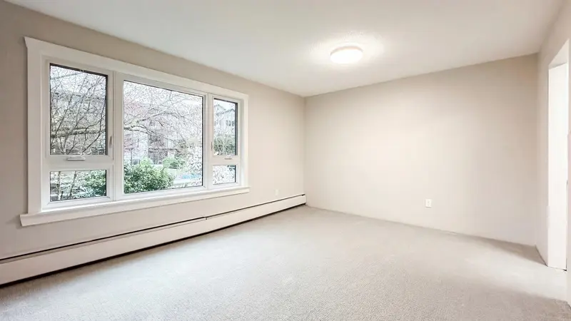 205 1750 MAPLE STREET - photo 4 of 18