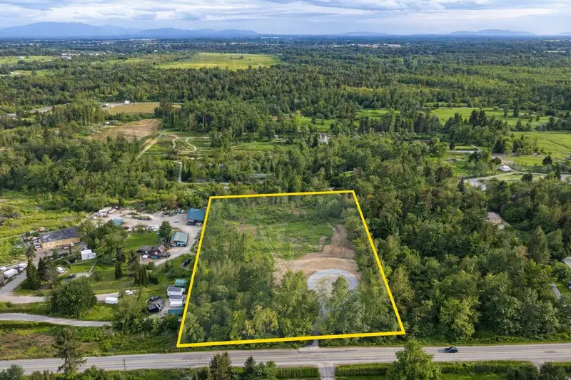 26714 52 AVENUE - photo 4 of 25