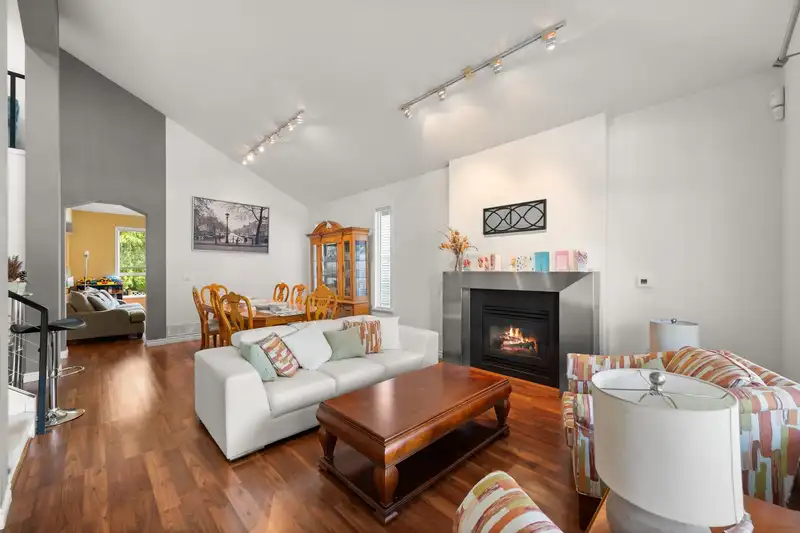 7530 146 STREET - photo 3 of 25