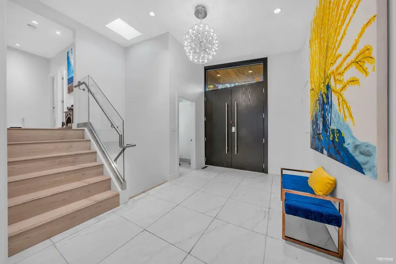 475 NEWLANDS ROAD - photo 3 of 25