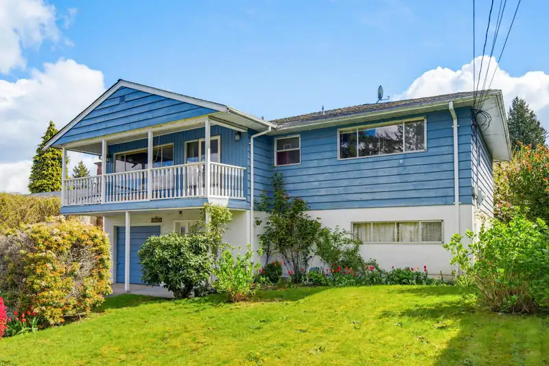 11236 135 STREET - photo 1 of 37