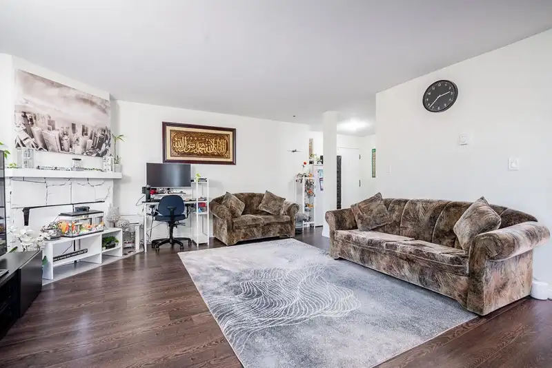201 13283 70B AVENUE - photo 1 of 33