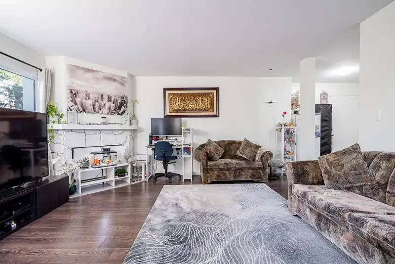 201 13283 70B AVENUE - photo 2 of 33