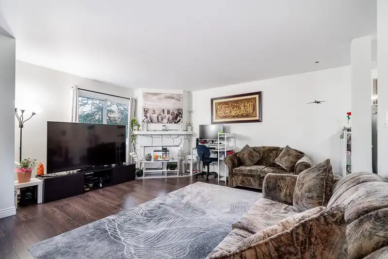 201 13283 70B AVENUE - photo 3 of 33