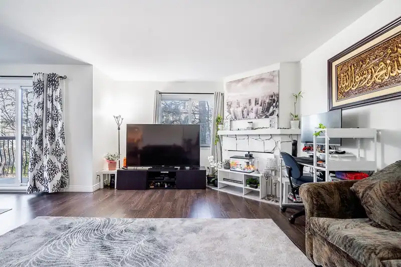 201 13283 70B AVENUE - photo 4 of 33
