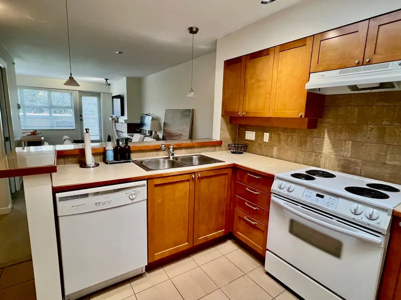 408 3580 W 41ST AVENUE - photo 4 of 14