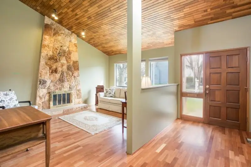 10139 LAWSON DRIVE - photo 4 of 25