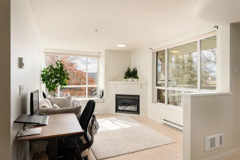 204 6833 VILLAGE GREEN - photo 3 of 25