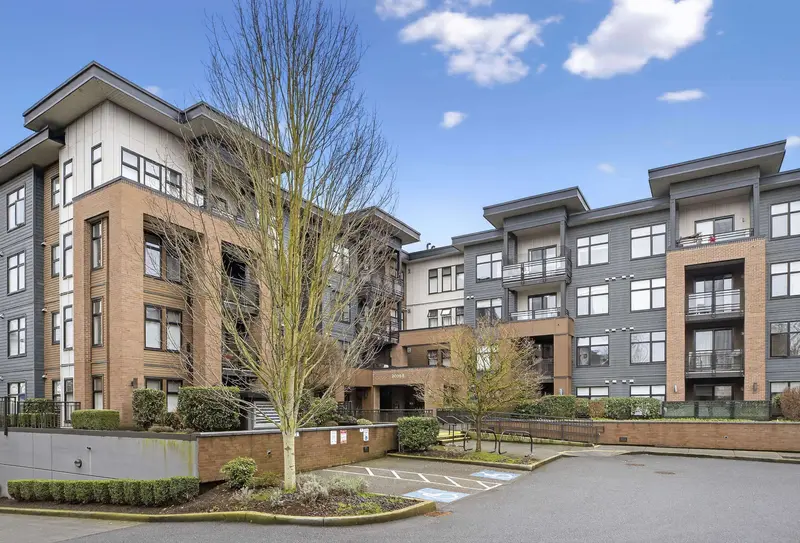 216 20068 FRASER HIGHWAY - photo 3 of 25