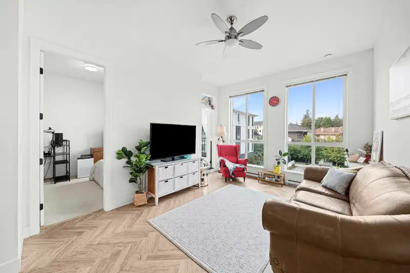 317 14968 101A AVENUE - photo 4 of 30