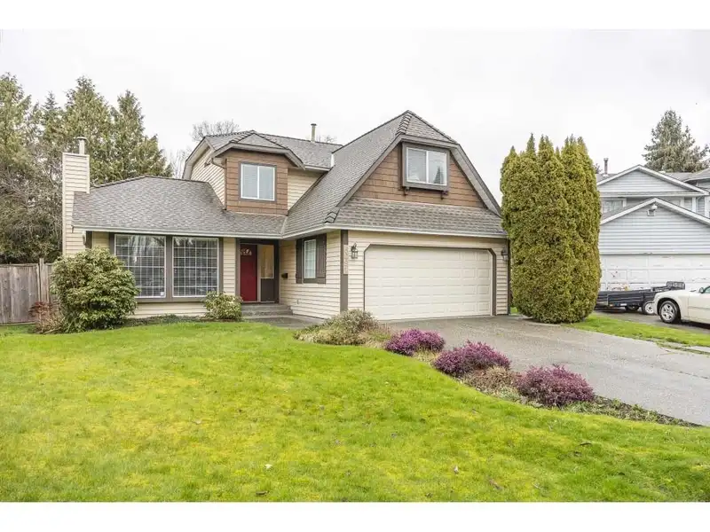 6091 174A STREET - photo 3 of 40
