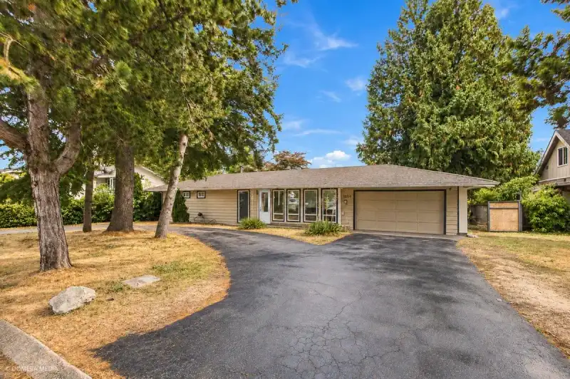 9084 PRINCE CHARLES BOULEVARD - photo 1 of 25