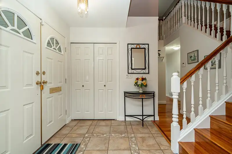 13459 59B AVENUE - photo 2 of 34