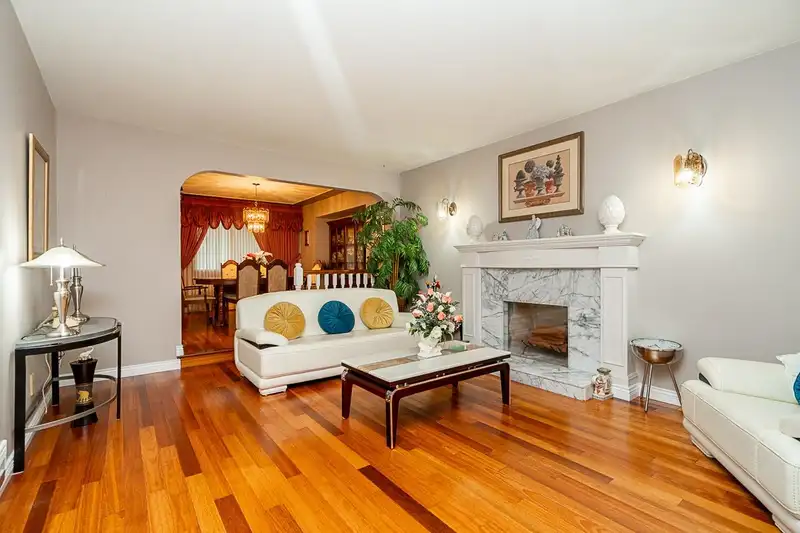 13459 59B AVENUE - photo 4 of 34