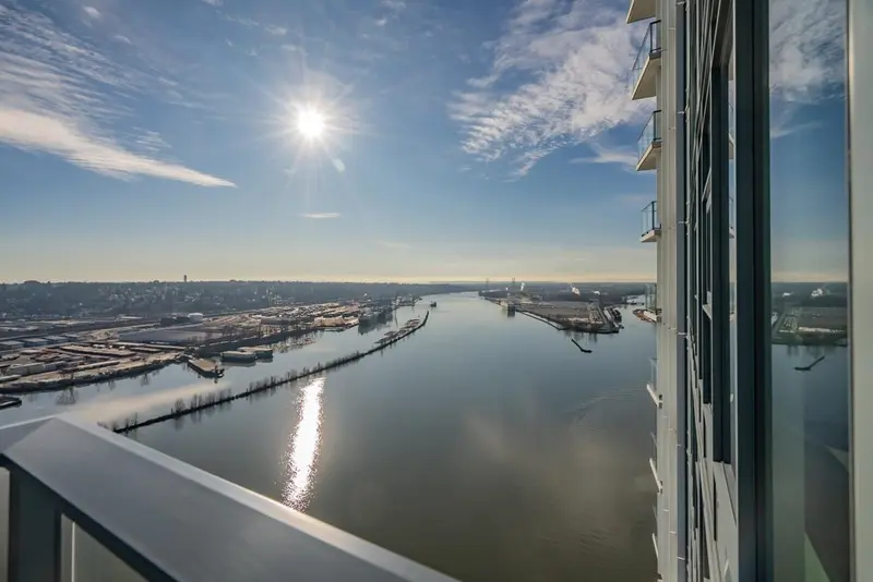 3907 680 QUAYSIDE DRIVE - photo 2 of 25