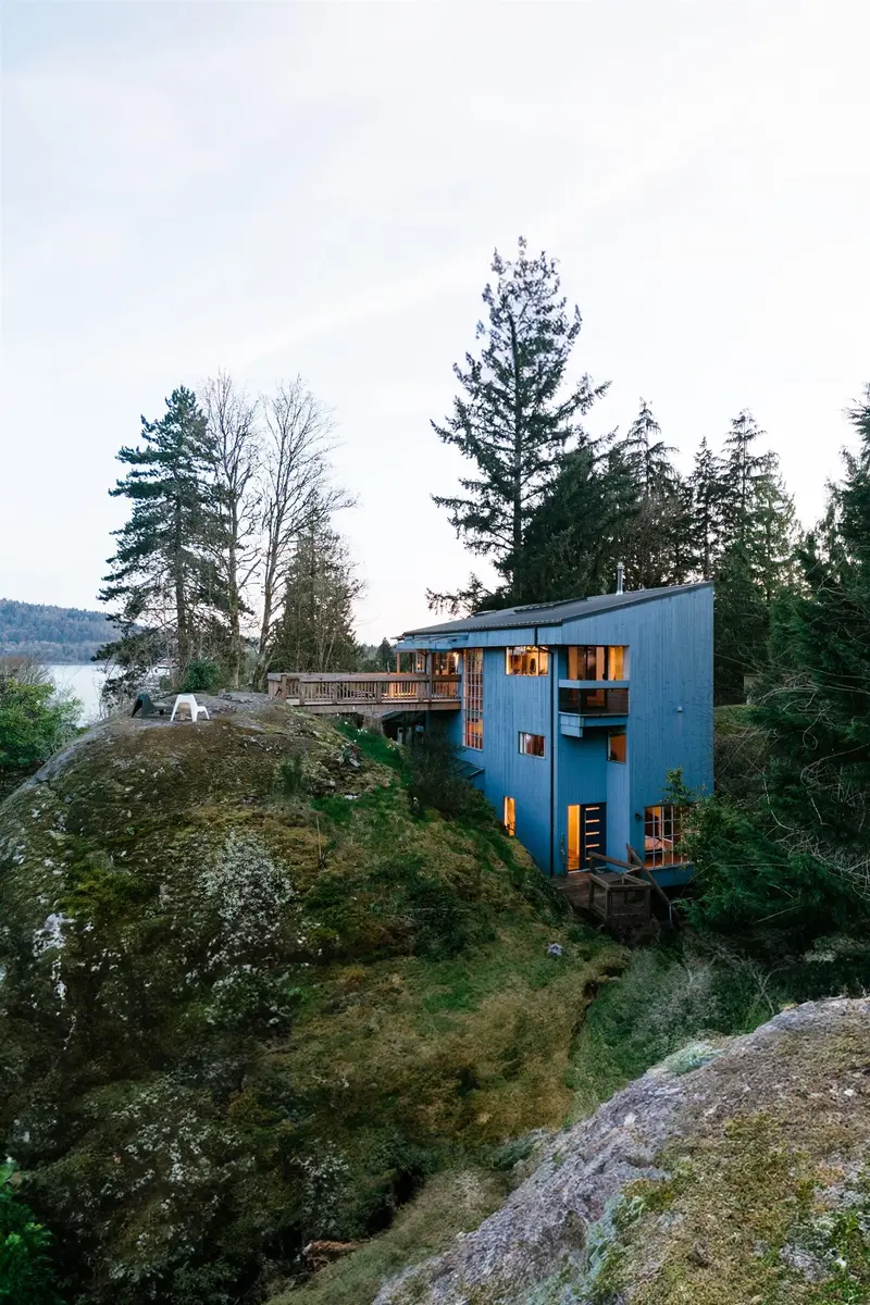 4477 STRATHCONA ROAD - photo 2 of 25