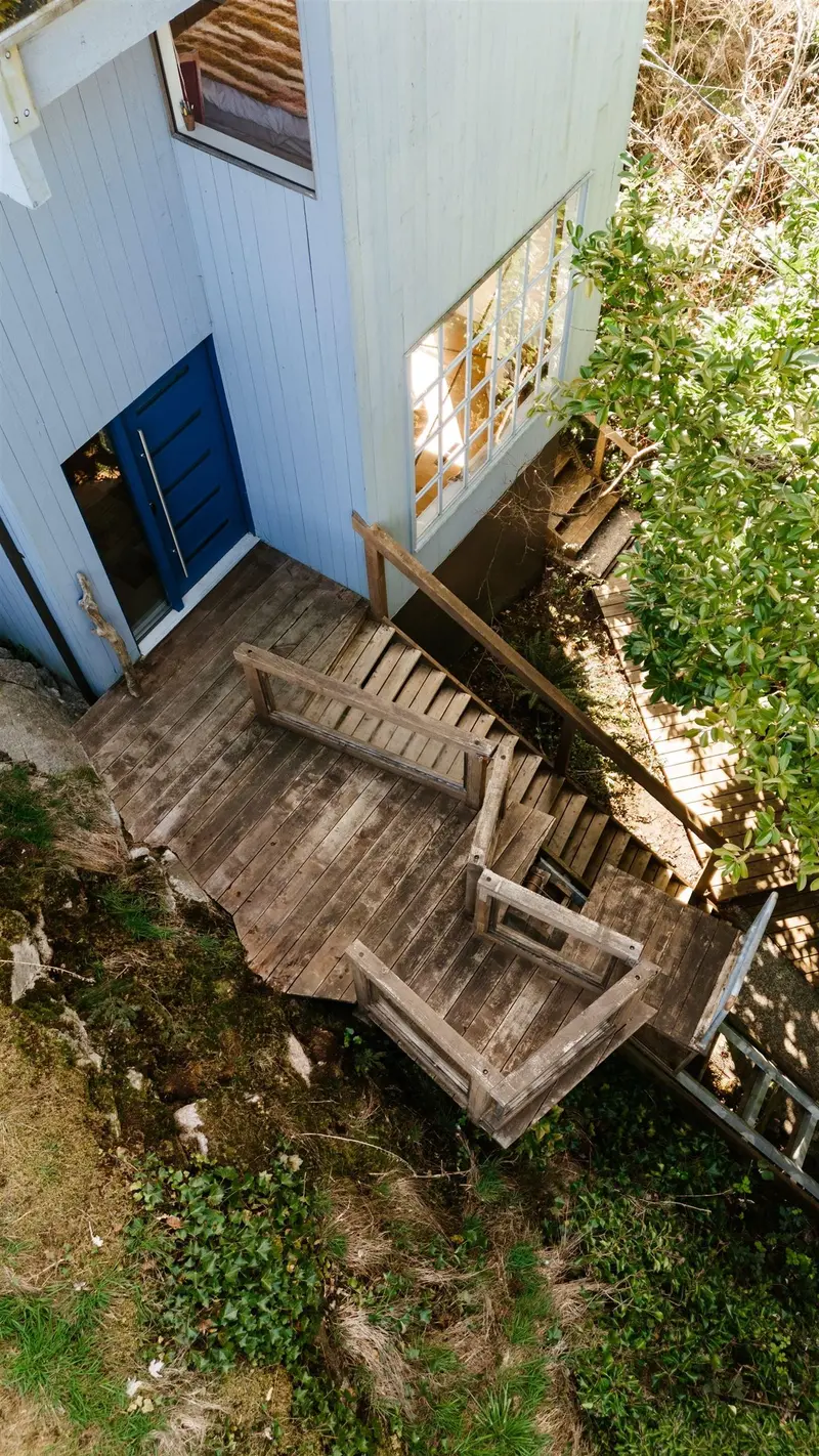 4477 STRATHCONA ROAD - photo 4 of 25