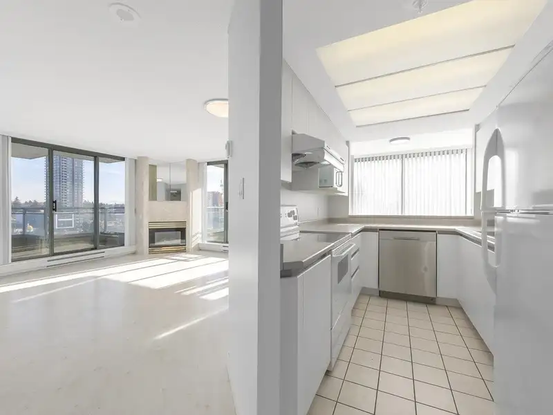 1301 13383 108 AVENUE - photo 4 of 26
