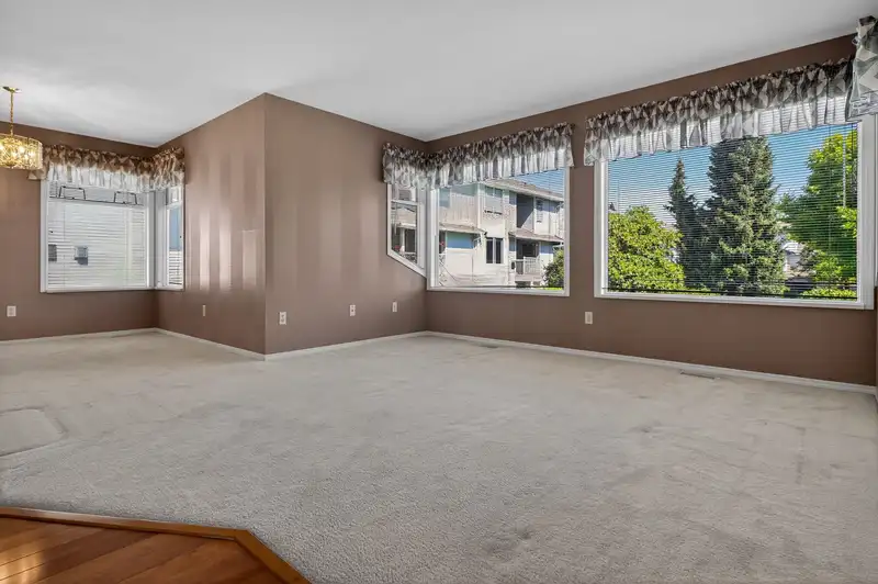 6 16363 85 AVENUE - photo 4 of 40