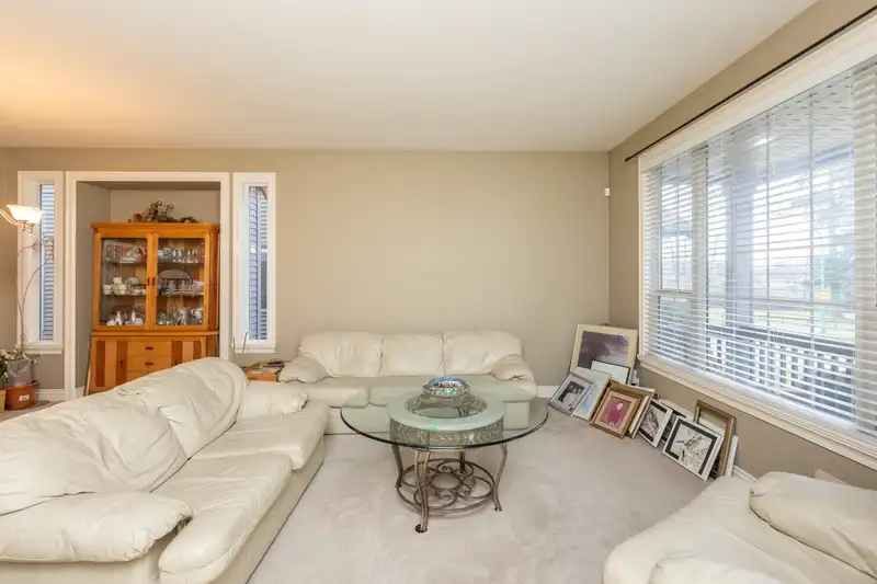 19489 66 AVENUE - photo 4 of 39