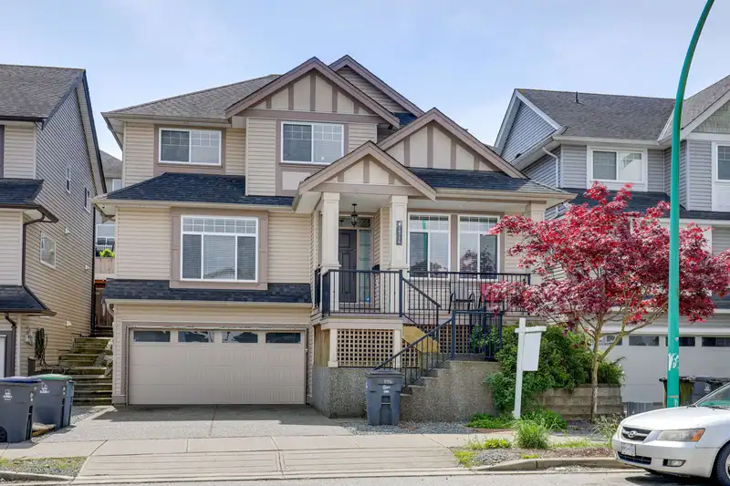14756 62 AVENUE - photo 1 of 34